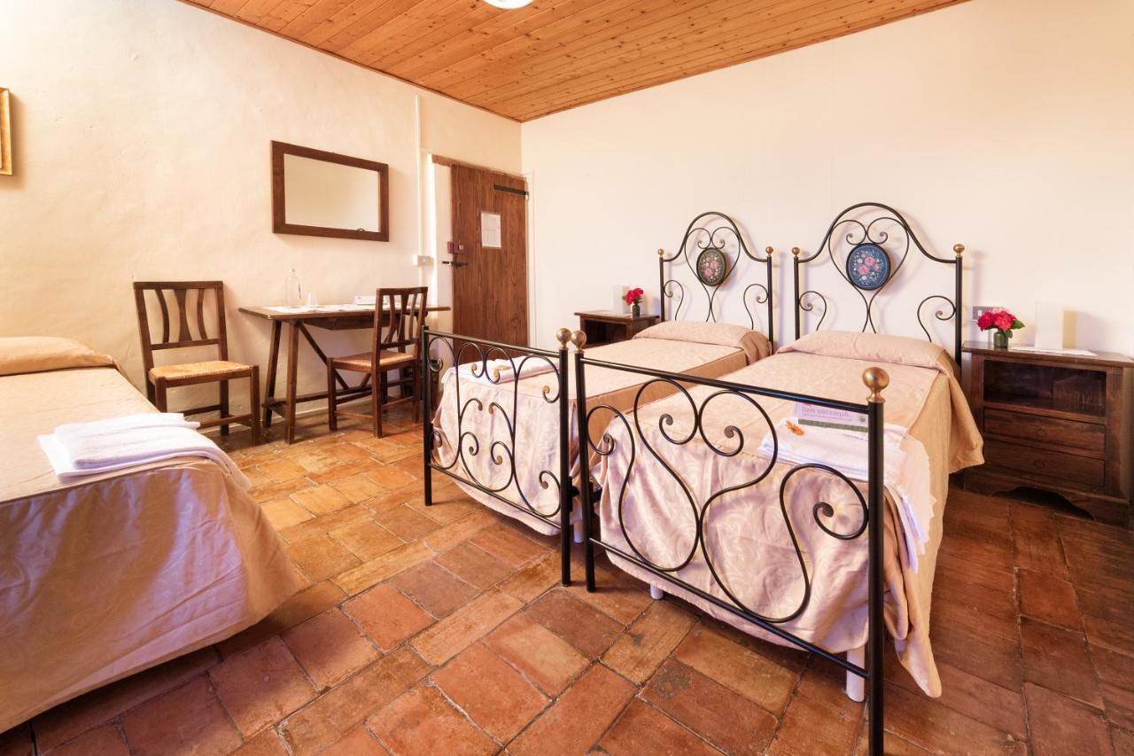 Agriturismo Girolomoni - Locanda Isola del Piano Exterior photo